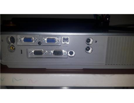 HİTACHİ ED-X22 3LCD acil satılık projeksiyon