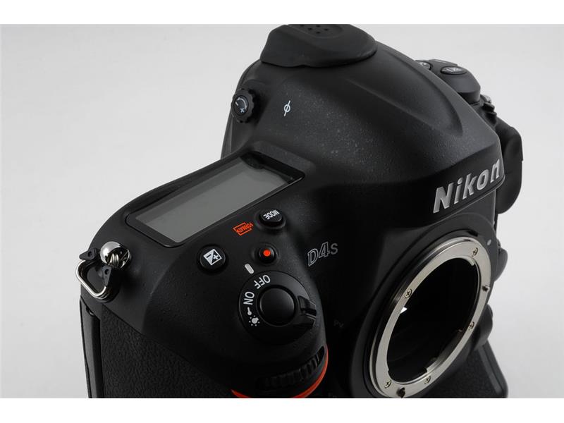Nikon D4S DSLR WhatsApp: +447452264959