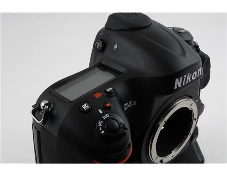 Nikon D4S DSLR WhatsApp: +447452264959