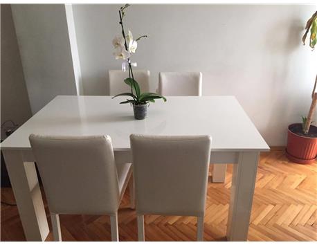 Beyaz masa 4 sandalye