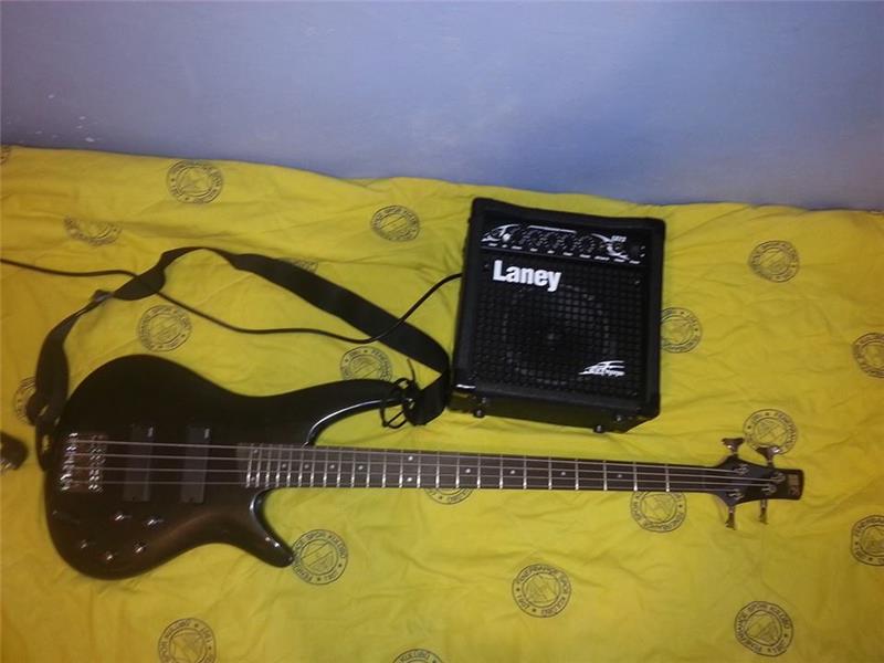 ıbanez sr 300 ve laney lx12 bas amfisi