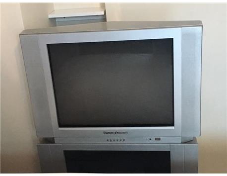 FİYAT DÜŞTÜÜ!!!TEMİZ TV+SEHPA+UYDU KUTUSU SATILIK..