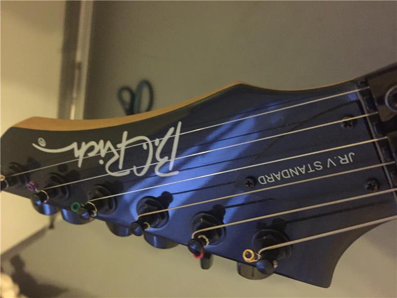 B.C RICH Jr V Standart RED