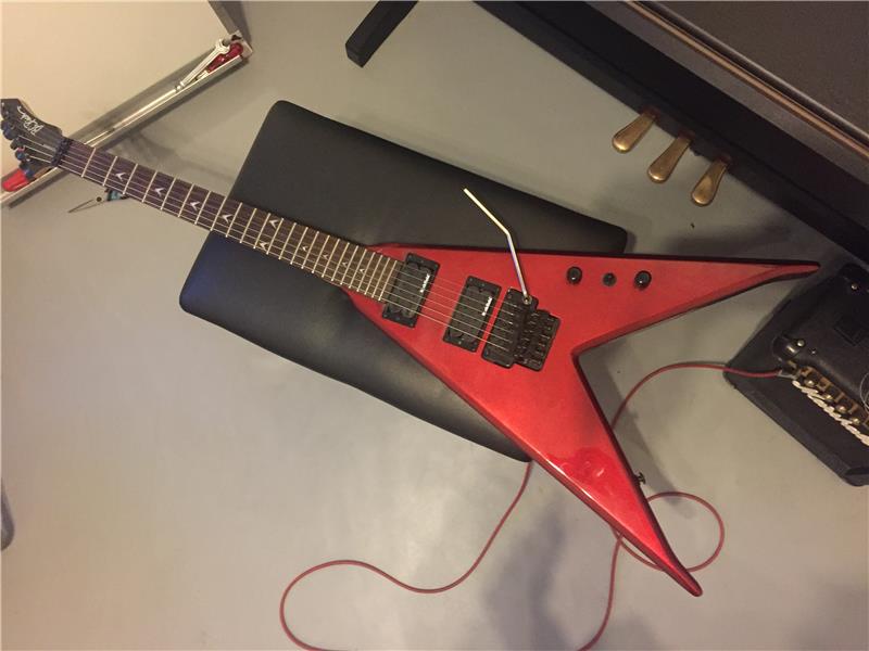B.C RICH Jr V Standart RED