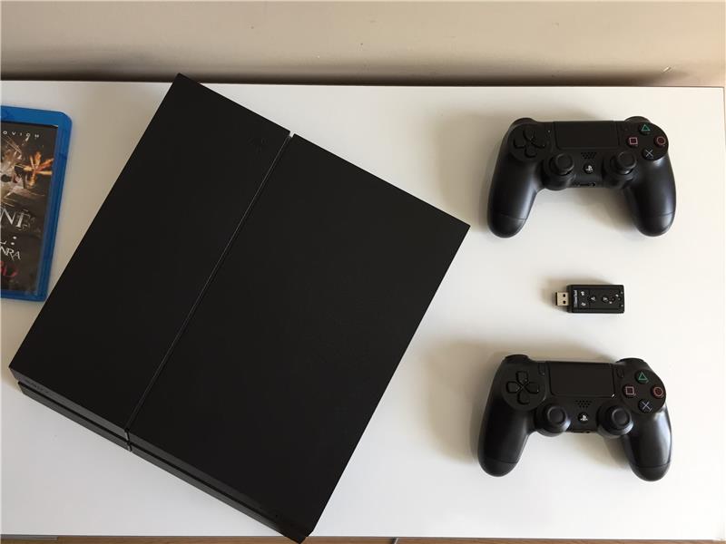 GARANTİLİ PLAY STATİON 4 500 gb JET BLACK SLIM