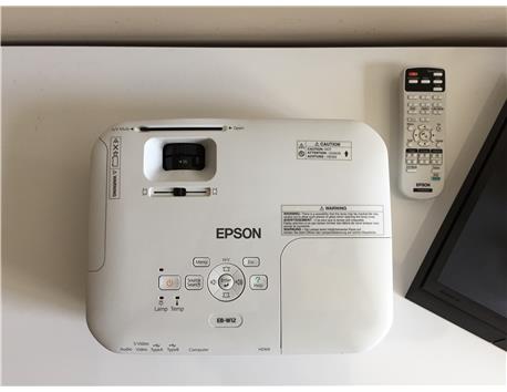 EPSON EB-W12 LCD TERTEMİZ PROJEKSİYON
