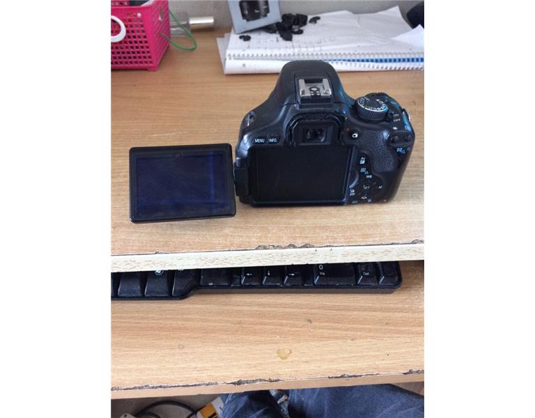 canon 600D SLR