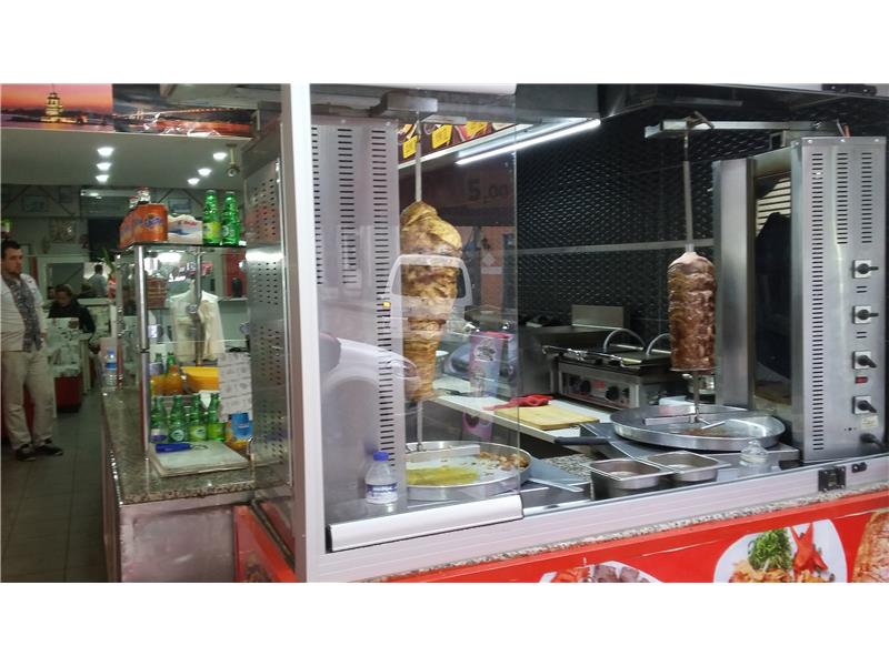 fastfood ve döner malzemeleri kurulu dükkan