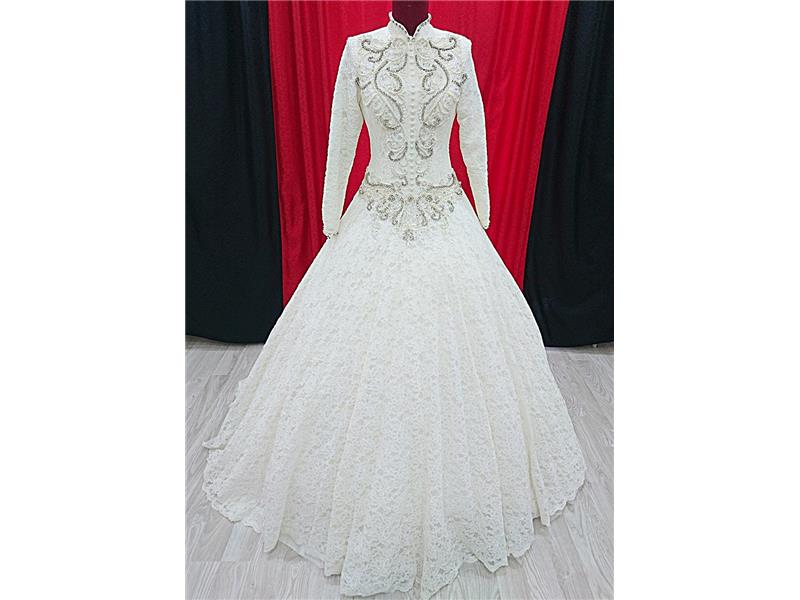 MAĞAZADAN ZARARINA SATILIK FULL DANTEL TESETTÜR GELİNLİK 