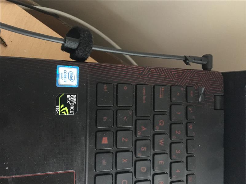 Merhaba biraz çiziği olan asus 16gb ram-950mxli i7li asus x550vx