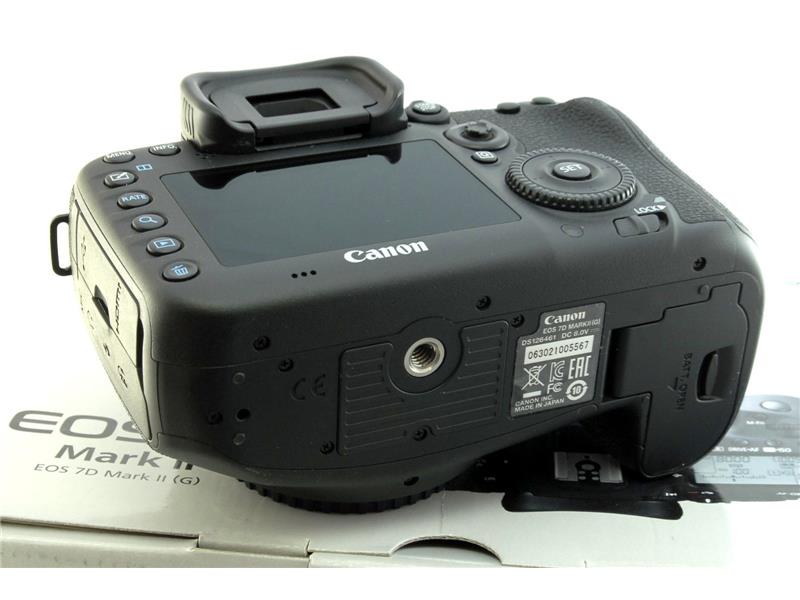 Canon 7D Mark II DSLR Camera + 4 Lens 18-55mm IS STM