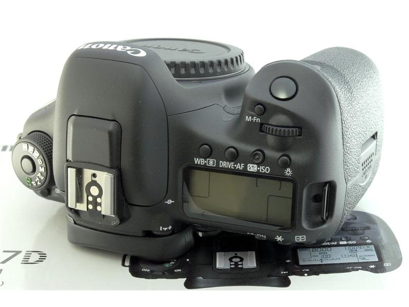 Canon 7D Mark II DSLR Camera + 4 Lens 18-55mm IS STM