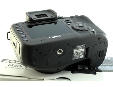 Canon 7D Mark II DSLR Camera + 4 Lens 18-55mm IS STM