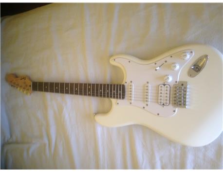 (Videolu) nerdeyse hiç kullanilmamis squier hss bullet strat