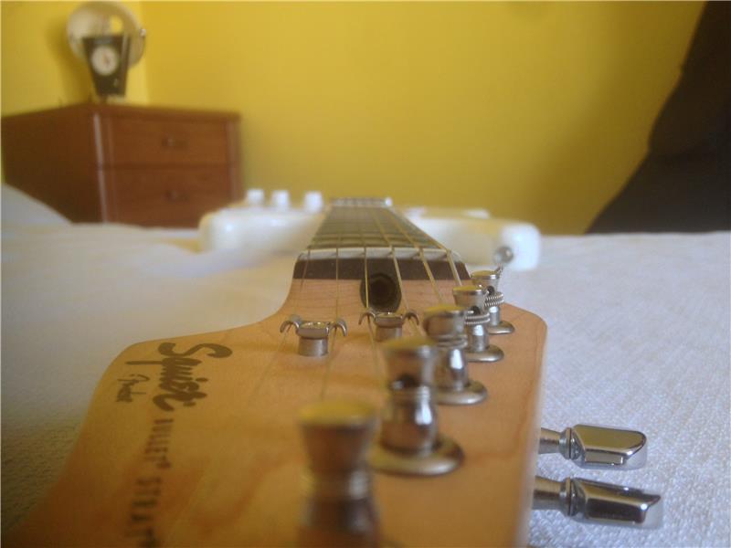 (Videolu) nerdeyse hiç kullanilmamis squier hss bullet strat