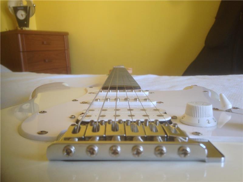 (Videolu) nerdeyse hiç kullanilmamis squier hss bullet strat
