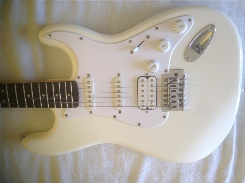 (Videolu) nerdeyse hiç kullanilmamis squier hss bullet strat