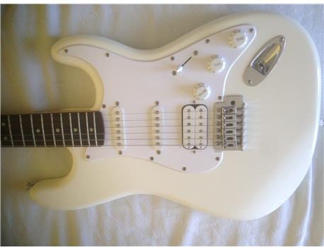 (Videolu) nerdeyse hiç kullanilmamis squier hss bullet strat