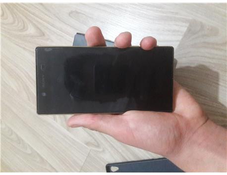 Sony xperia z5 gold 1 yıl garantili kutulu faturalı