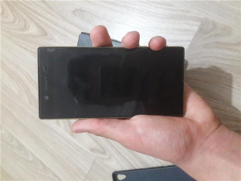 Sony xperia z5 gold 1 yıl garantili kutulu faturalı