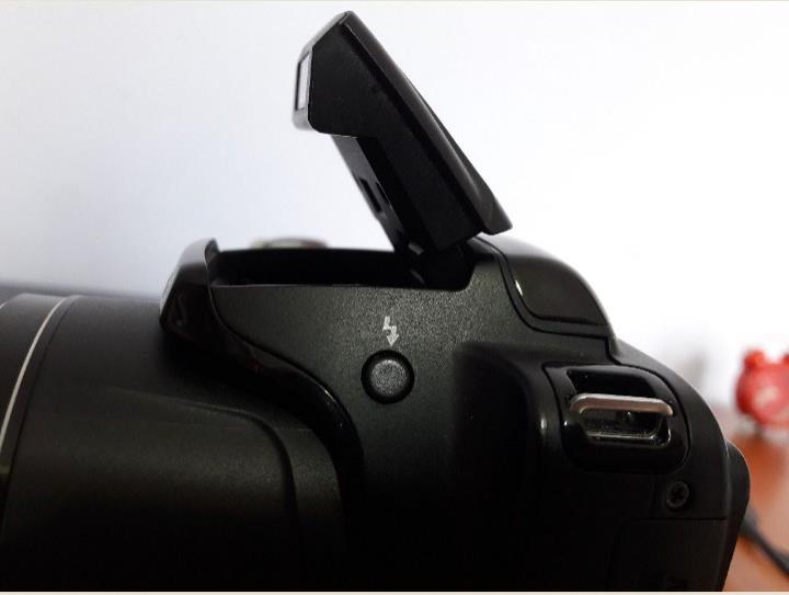 Nikon L340