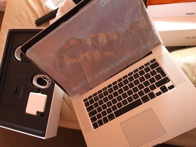 Yeni MacBook Pro 2017 Retina 15 "TouchBar Core i7 2.9GHz CPU, 16GB RAM 512GB SSD