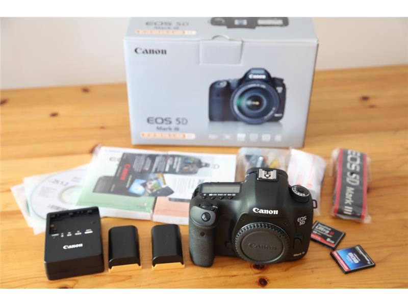 Canon EOS 5D Mark III DSLR Camera