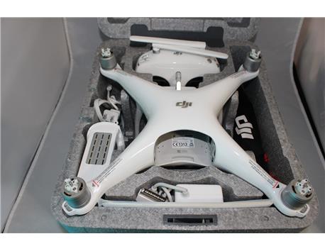 DJI Phantom 4 Quadcopter Drone with 4K Gimbal-Stabilized 12MP Camera