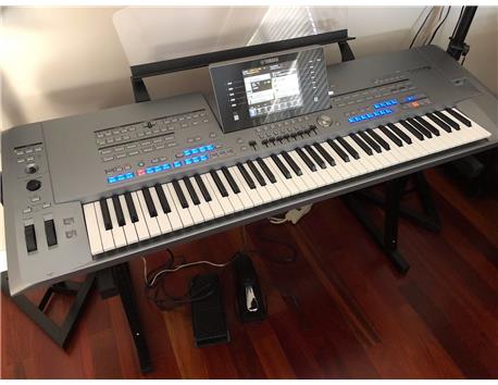Yamaha Tyros 5 / Tyros 4 / Yamaha Motif XS8 / Motif XS7 76-key Keyboard
