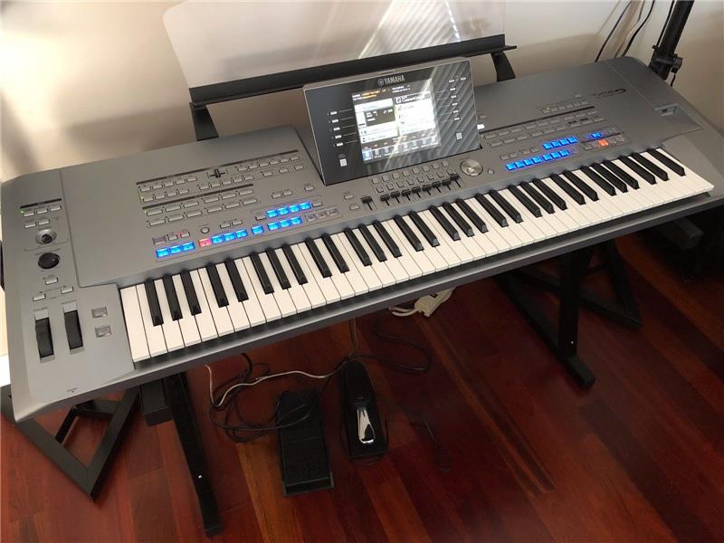 Yamaha Tyros 5 / Tyros 4 / Yamaha Motif XS8 / Motif XS7 76-key Keyboard