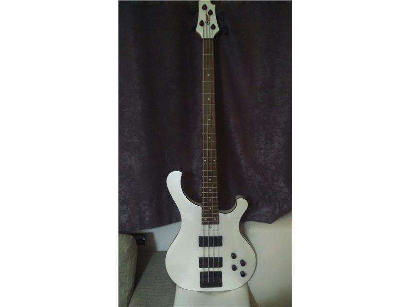 Cort t34 beyaz bas gitar
