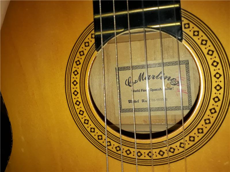 Martinez C08-90202S-YF klasik gitar eşdeğeri bir keman ile takas olabilir