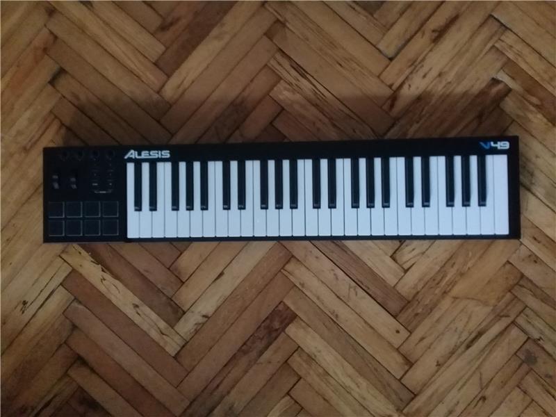 Alesis V49 MIDI Klavye - Temiz ve Hasarsız