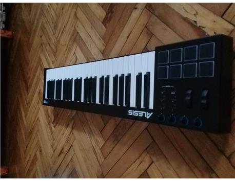 Alesis V49 MIDI Klavye - Temiz ve Hasarsız