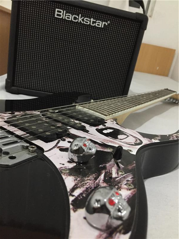 İbanez grg150p elektro gitar ve amfi