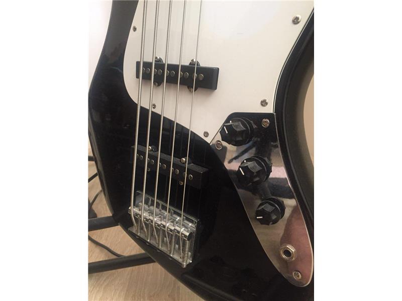 Fender squire afinity jazz bass