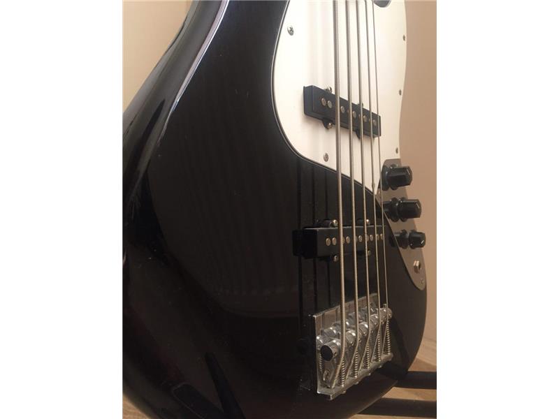 Fender squire afinity jazz bass