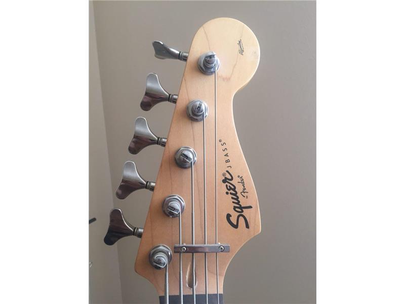 Fender squire afinity jazz bass