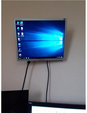 SAMSUNG 17 INCH MONITOR 740N