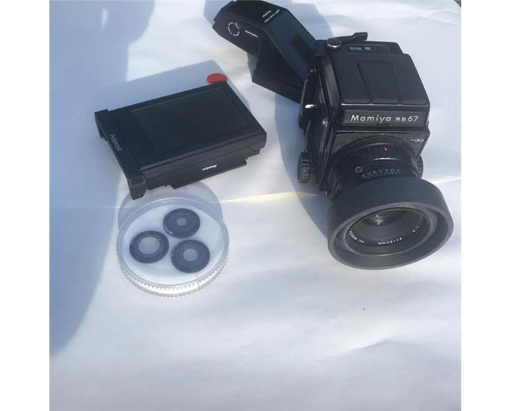 Mamiya RB 67 Pro Slr fotoğraf makinesi+150 mm Lens+Polaroid back+Tepegöz+Filtreler