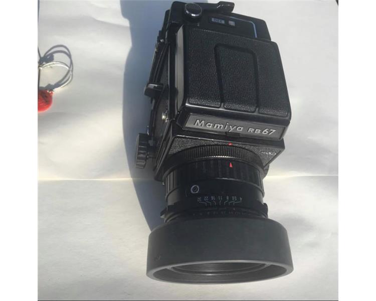 Mamiya RB 67 Pro Slr fotoğraf makinesi+150 mm Lens+Polaroid back+Tepegöz+Filtreler