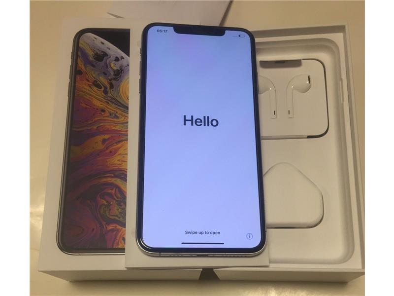 Apple iPhone XS Max 256GB Unlocked == $ 650