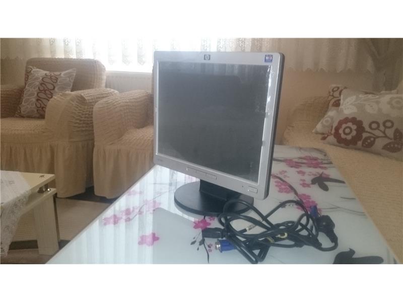 HP L1506 15 inç LCD Monitör