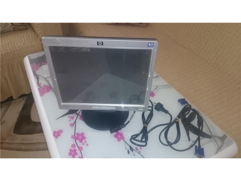 HP L1506 15 inç LCD Monitör