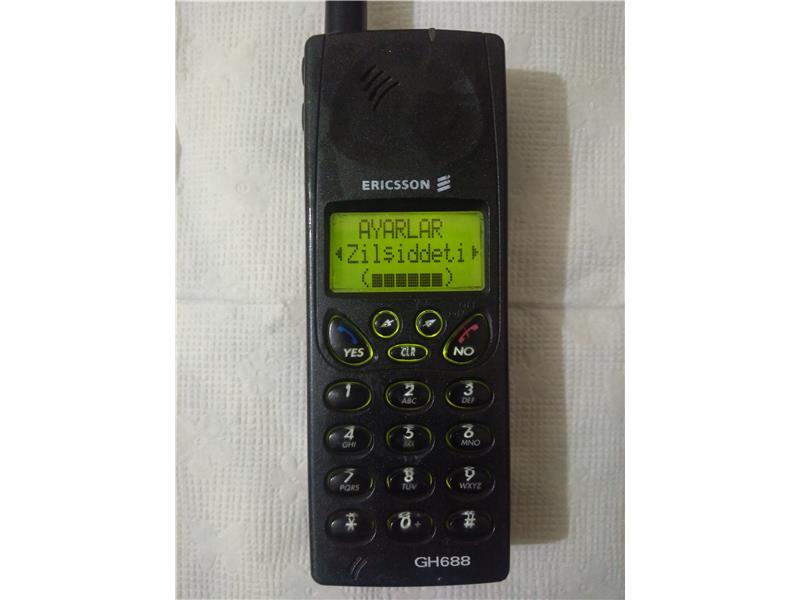 ERİCSSON 688 EFSANE TELEFON