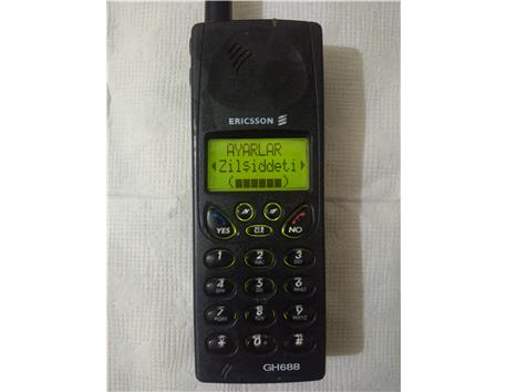 ERİCSSON 688 EFSANE TELEFON