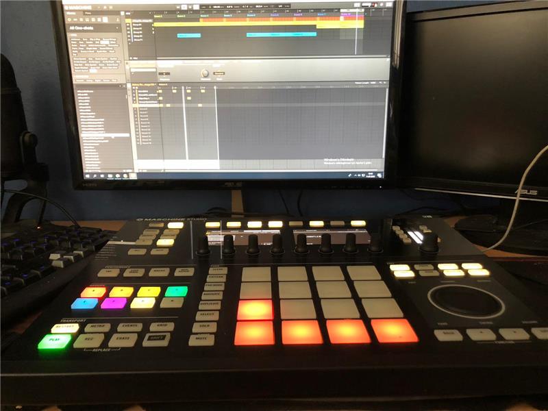 Maschine Studio Black