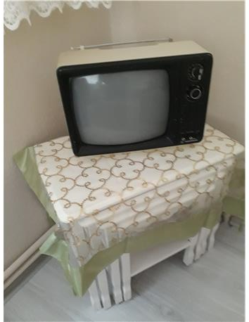 eski siyah beyaz tv çalışır durumda koleksiyonluk 1977 üniversyum tv