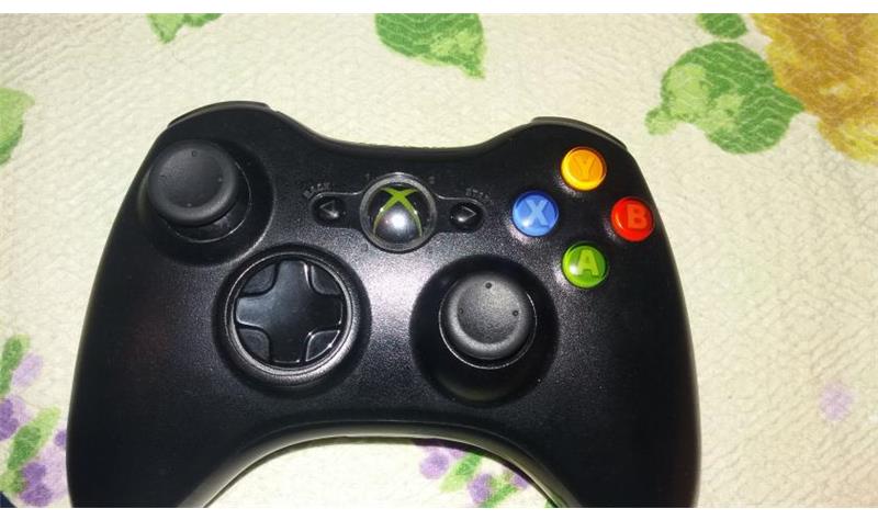500GB XBOX 360 +10 OYUN KİNECT TEK KOL YANINDA PS3 KOL VERİLECEKTİR