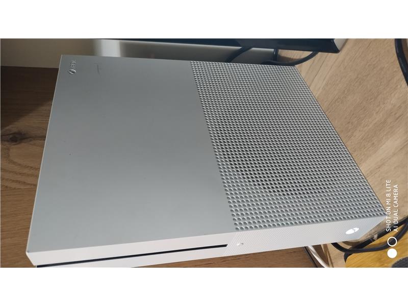 PC takaslı Xbox One S